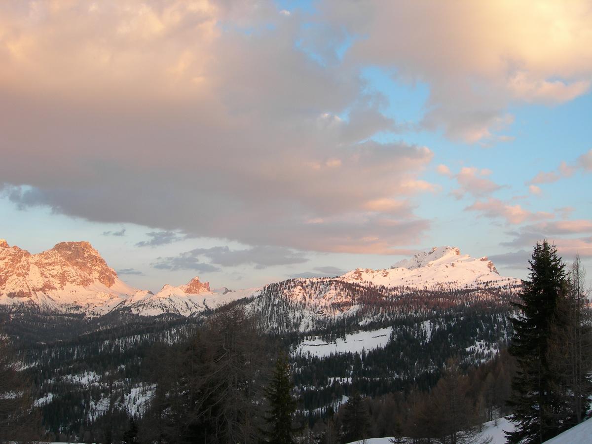 Residence Vajolet San Cassiano ภายนอก รูปภาพ
